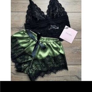 Elegant Black and Green Lace Sleepwear Set